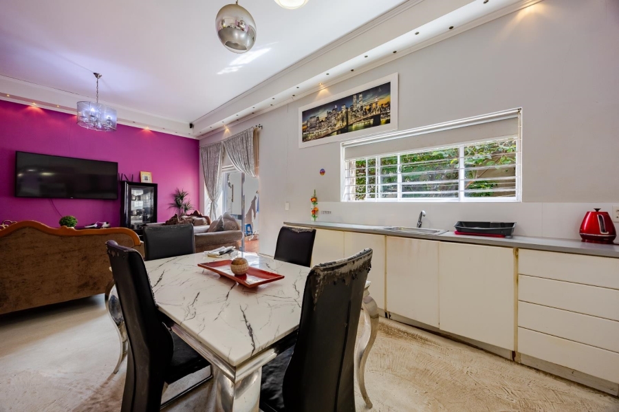 6 Bedroom Property for Sale in Woodstock Western Cape